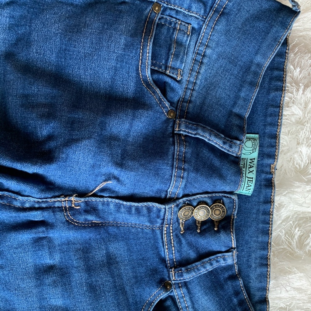 High wasted medium wash jeans